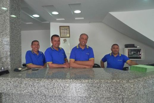 KING TONY with customer - 04