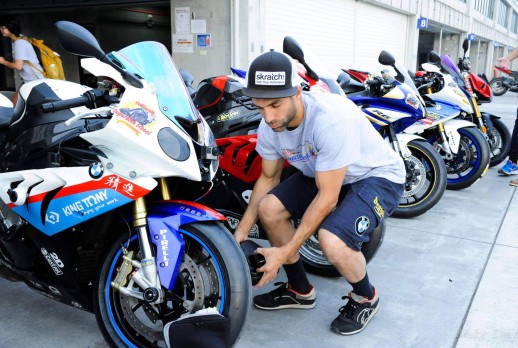 教練檢驗學員重機