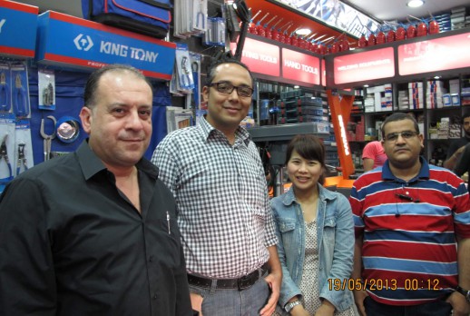 KING TONY & customer - 06