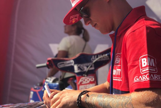 Racer autograph session-06