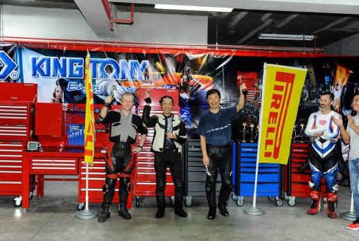 模擬比賽的獎品 - 04