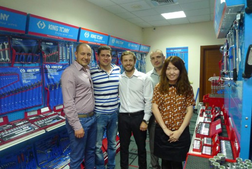 KING TONY & customers - 02