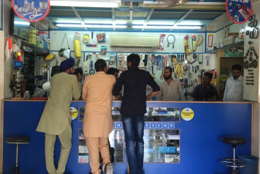 El contador de la tienda de herramientas KING TONY - 02