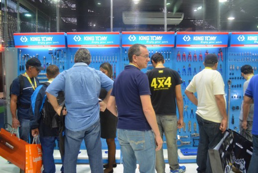 10.KING TONY 展示架 - 02