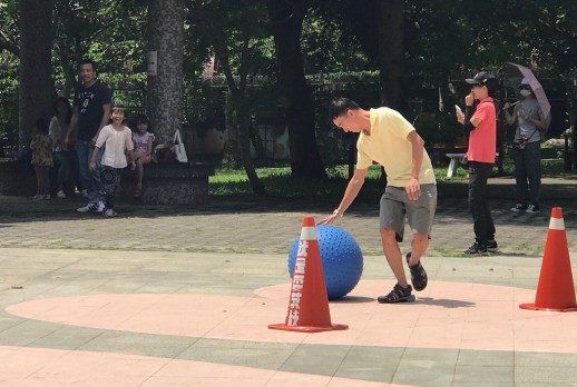 Rolling litchi rolling ball competition-4