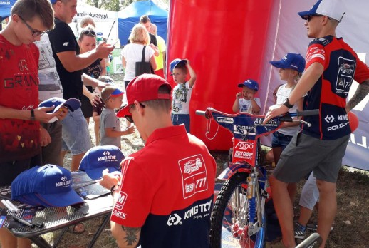 Racer autograph session-08