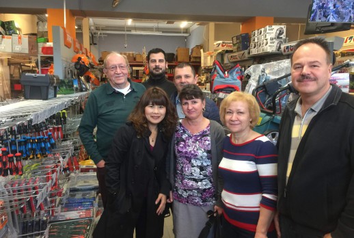 与顾客合照 - 01