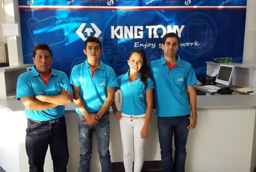 El personal de KING TONY