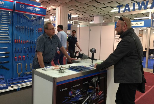 Customers visit KING TONY booth - 01