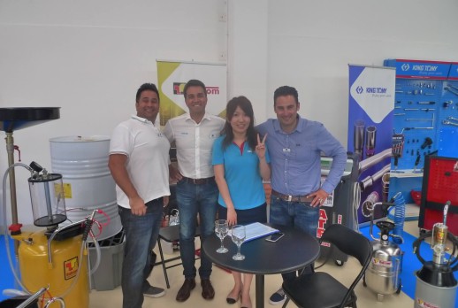 KING TONY & customers - 01