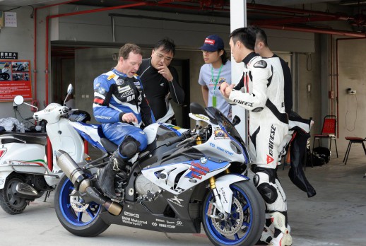 The coach taught the students - 03