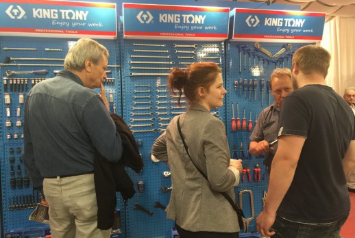 Customers visit KING TONY booth - 02