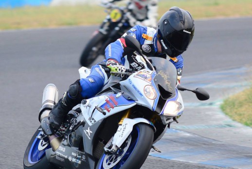 The coach rode motorcycle - 05