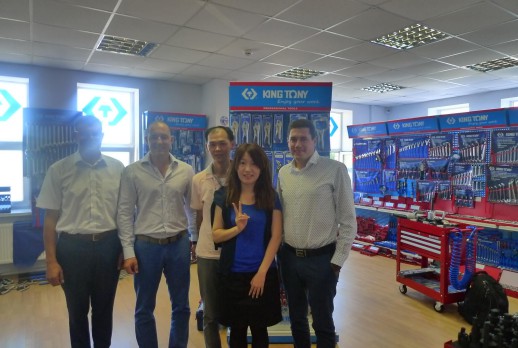 KING TONY & customers - 01