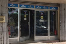 在阿曼的KING TONY工具店