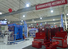 KING TONY拜訪多明尼加客戶